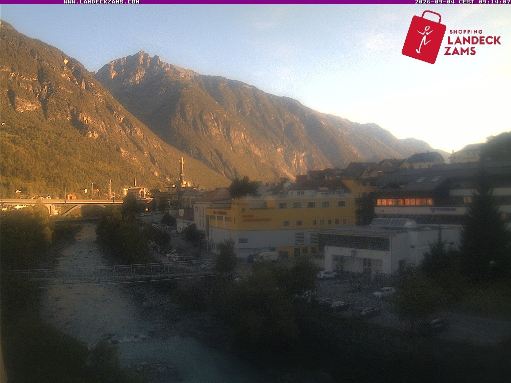 Archived image Webcam City of Landeck - River Inn