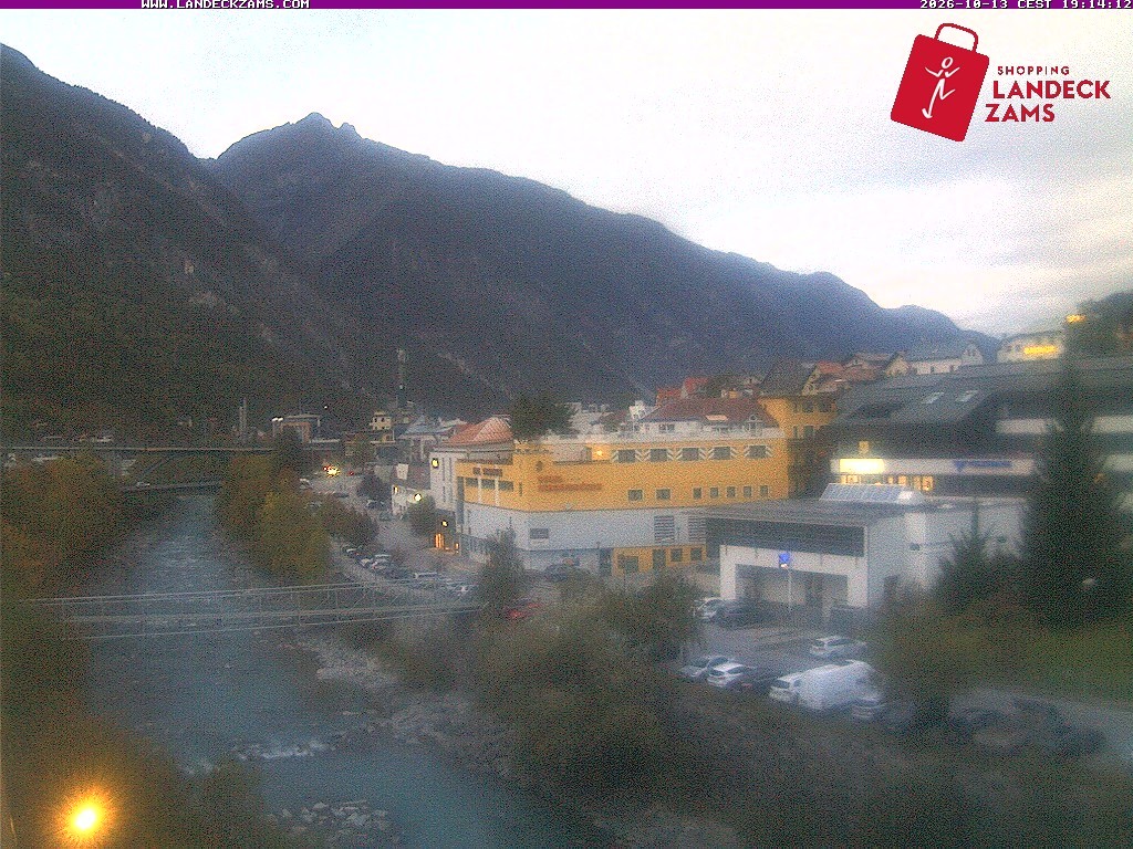 Archived image Webcam City of Landeck - River Inn