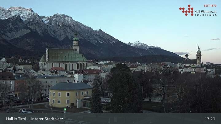 Archiv Foto Webcam Hall in Tirol - Unterer Stadtplatz
