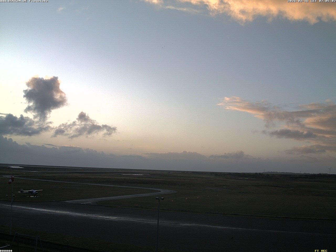 Archived image Webcam Airfield of Borkum