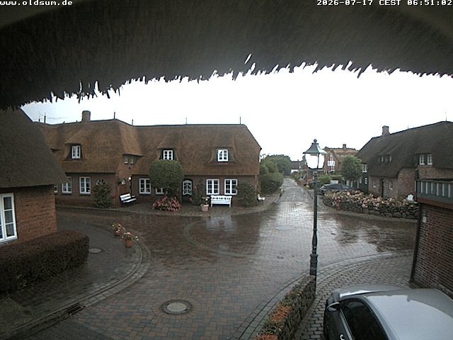 Archived image Webcam Oldsum - Inner City