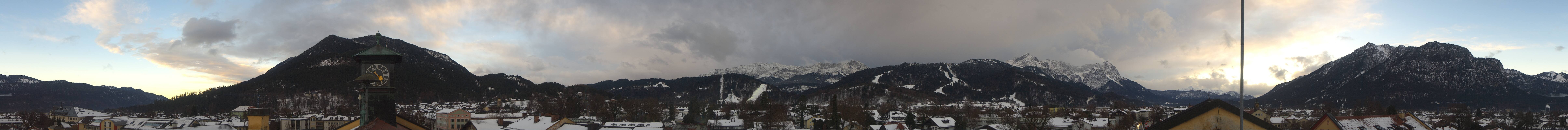 Archiv Foto Webcam Panoramablick Rathaus Garmisch-Partenkirchen