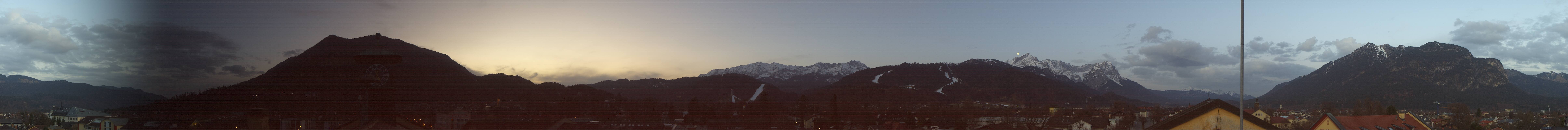 Archiv Foto Webcam Panoramablick Rathaus Garmisch-Partenkirchen