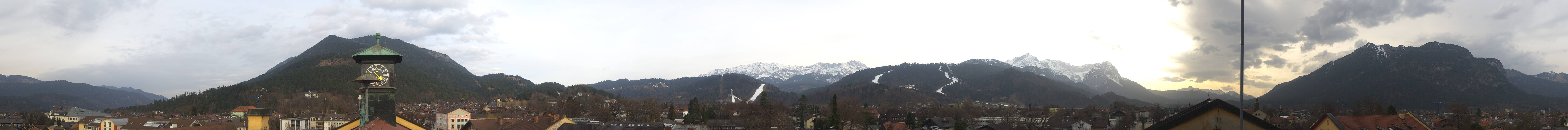 Archiv Foto Webcam Panoramablick Rathaus Garmisch-Partenkirchen