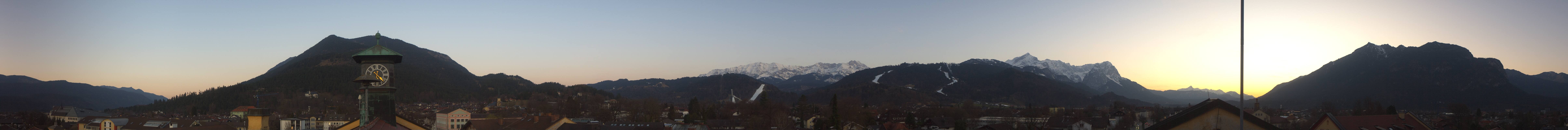 Archiv Foto Webcam Panoramablick Rathaus Garmisch-Partenkirchen