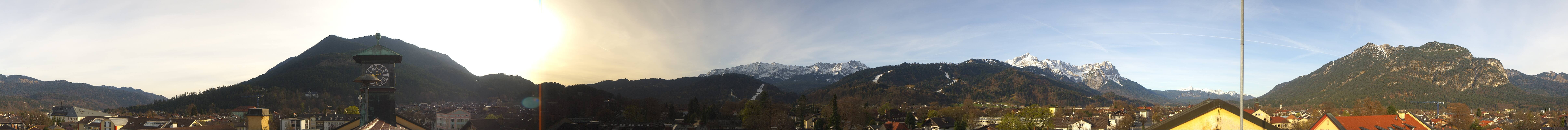 Archiv Foto Webcam Panoramablick Rathaus Garmisch-Partenkirchen