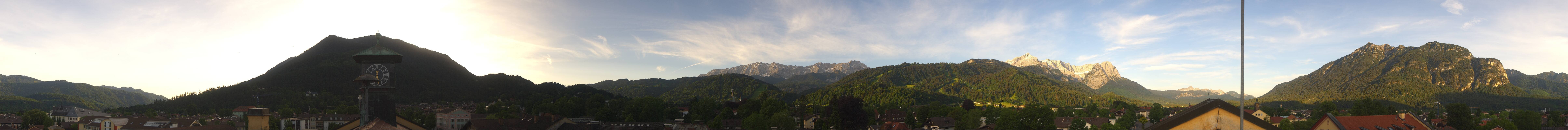 Archiv Foto Webcam Panoramablick Rathaus Garmisch-Partenkirchen