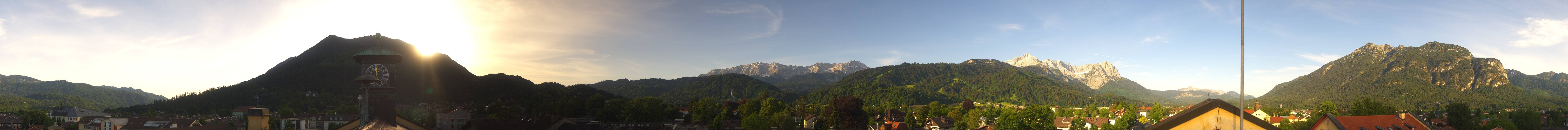 Archiv Foto Webcam Panoramablick Rathaus Garmisch-Partenkirchen