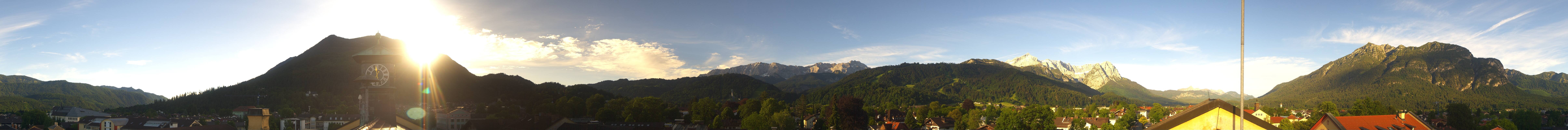 Archiv Foto Webcam Panoramablick Rathaus Garmisch-Partenkirchen