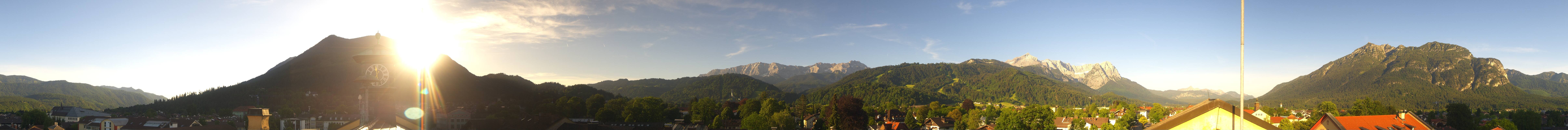 Archiv Foto Webcam Panoramablick Rathaus Garmisch-Partenkirchen