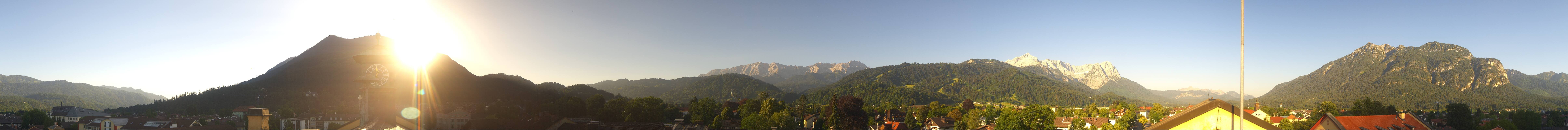 Archiv Foto Webcam Panoramablick Rathaus Garmisch-Partenkirchen