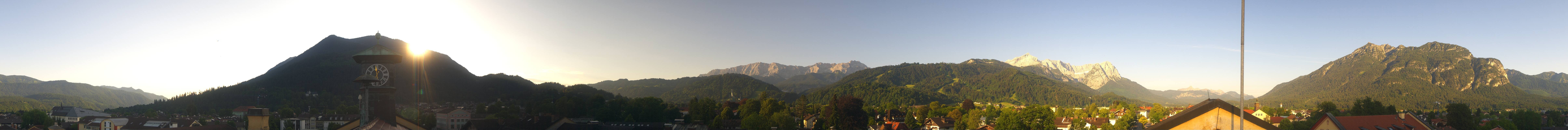 Archiv Foto Webcam Panoramablick Rathaus Garmisch-Partenkirchen