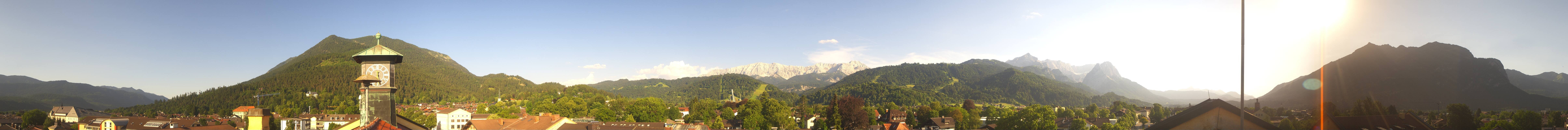 Archiv Foto Webcam Panoramablick Rathaus Garmisch-Partenkirchen