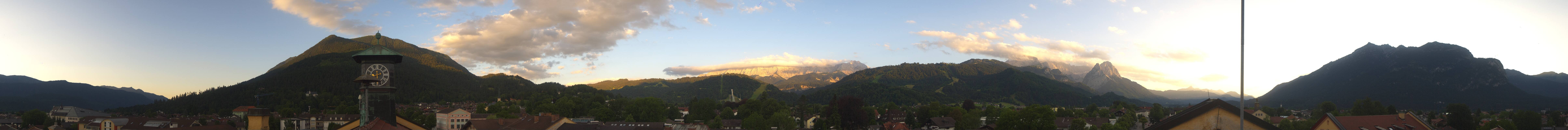 Archiv Foto Webcam Panoramablick Rathaus Garmisch-Partenkirchen