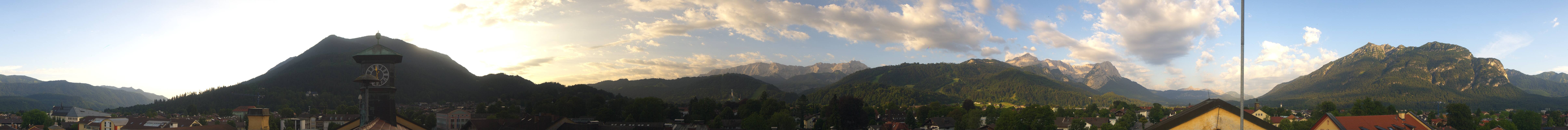 Archiv Foto Webcam Panoramablick Rathaus Garmisch-Partenkirchen