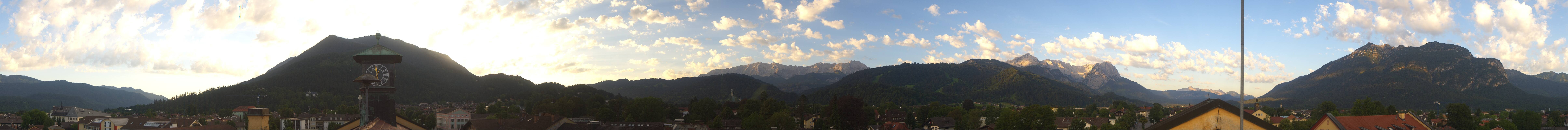 Archiv Foto Webcam Panoramablick Rathaus Garmisch-Partenkirchen