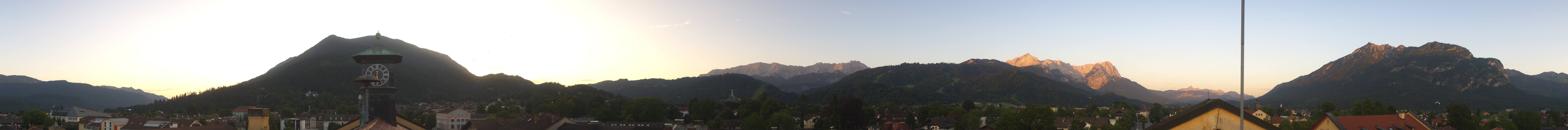 Archiv Foto Webcam Panoramablick Rathaus Garmisch-Partenkirchen