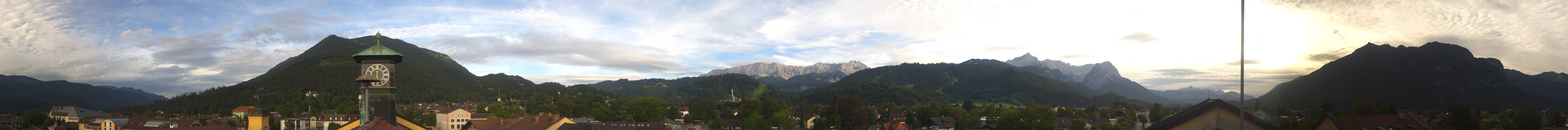 Archiv Foto Webcam Panoramablick Rathaus Garmisch-Partenkirchen