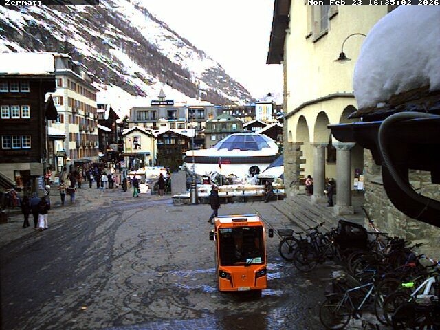 Archiv Foto Webcam Gemeindehaus Zermatt