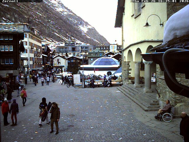 Archiv Foto Webcam Gemeindehaus Zermatt