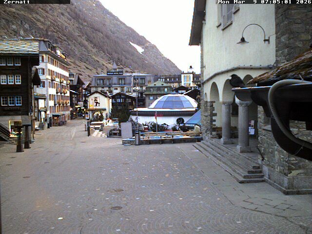 Archiv Foto Webcam Gemeindehaus Zermatt