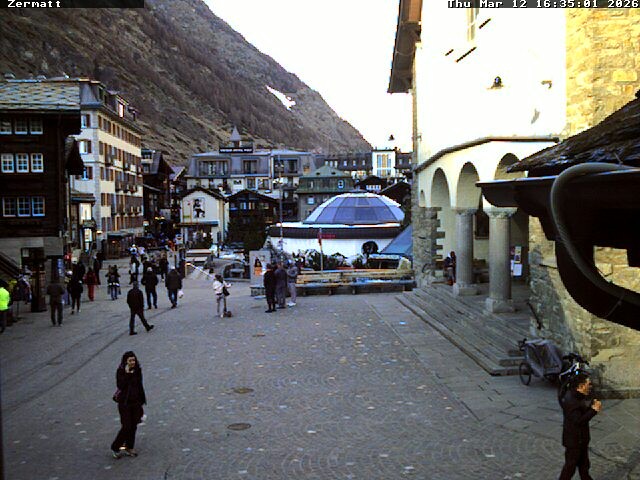 Archiv Foto Webcam Gemeindehaus Zermatt