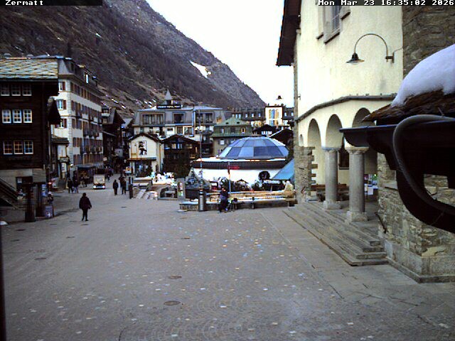 Archiv Foto Webcam Gemeindehaus Zermatt