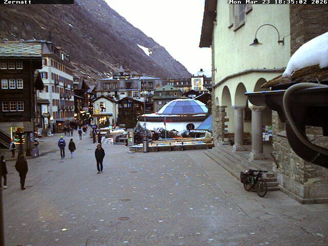 Archiv Foto Webcam Gemeindehaus Zermatt