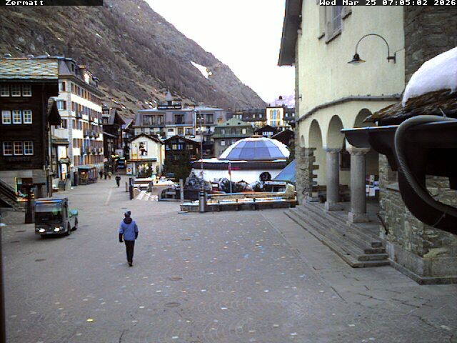 Archiv Foto Webcam Gemeindehaus Zermatt