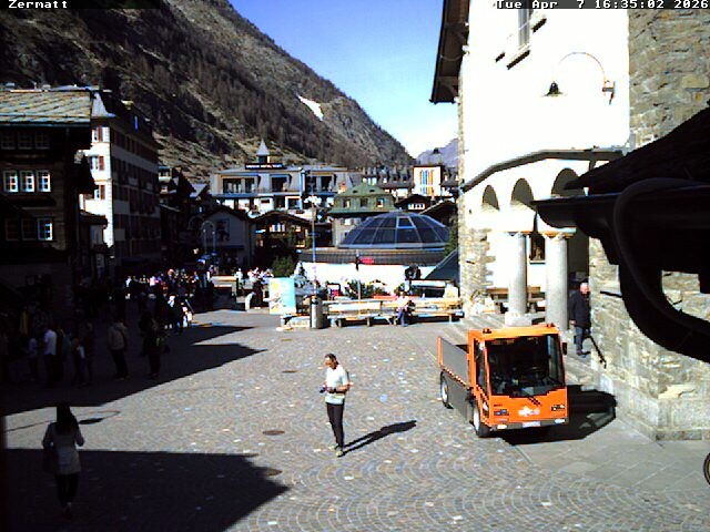 Archiv Foto Webcam Gemeindehaus Zermatt