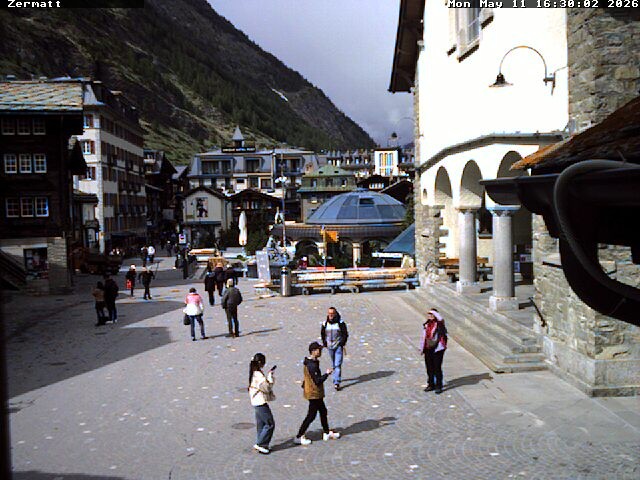 Archiv Foto Webcam Gemeindehaus Zermatt