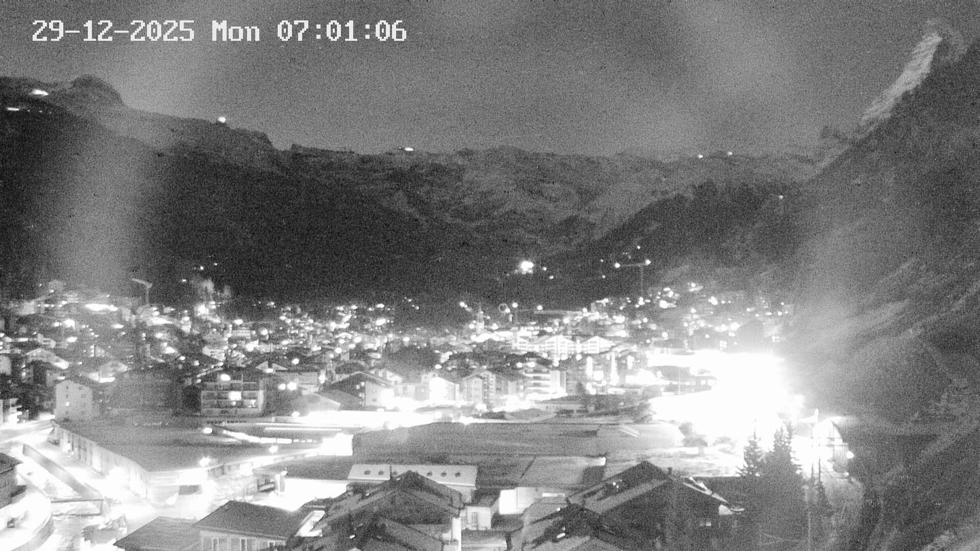 Archiv Foto Webcam Zermatt: Blick auf das Dorf