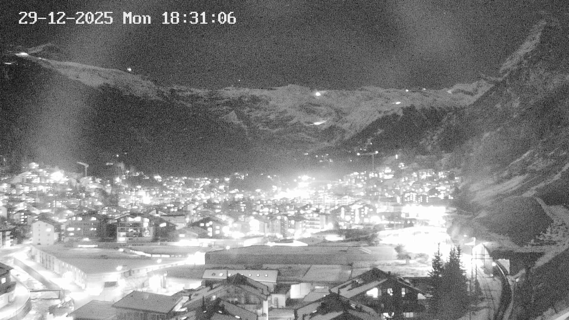 Archiv Foto Webcam Zermatt: Blick auf das Dorf