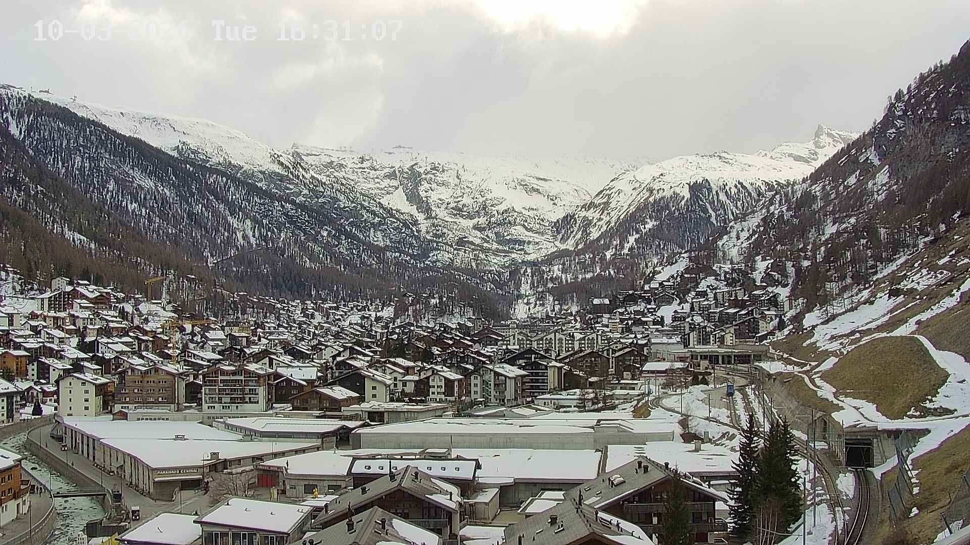 Archiv Foto Webcam Zermatt: Blick auf das Dorf