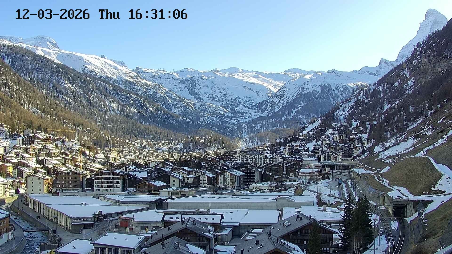 Archiv Foto Webcam Zermatt: Blick auf das Dorf