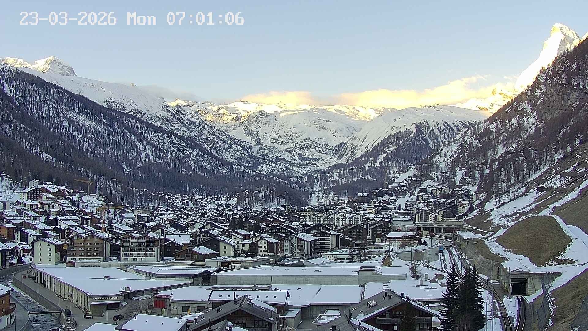 Archiv Foto Webcam Zermatt: Blick auf das Dorf