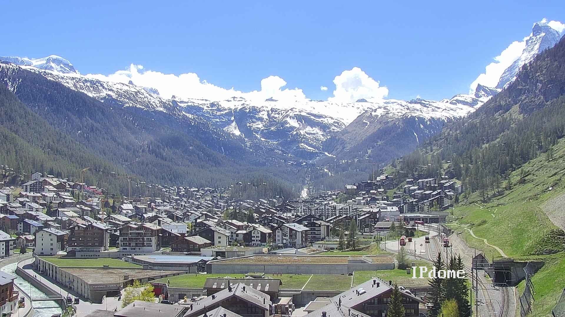 Archiv Foto Webcam Zermatt: Blick auf das Dorf