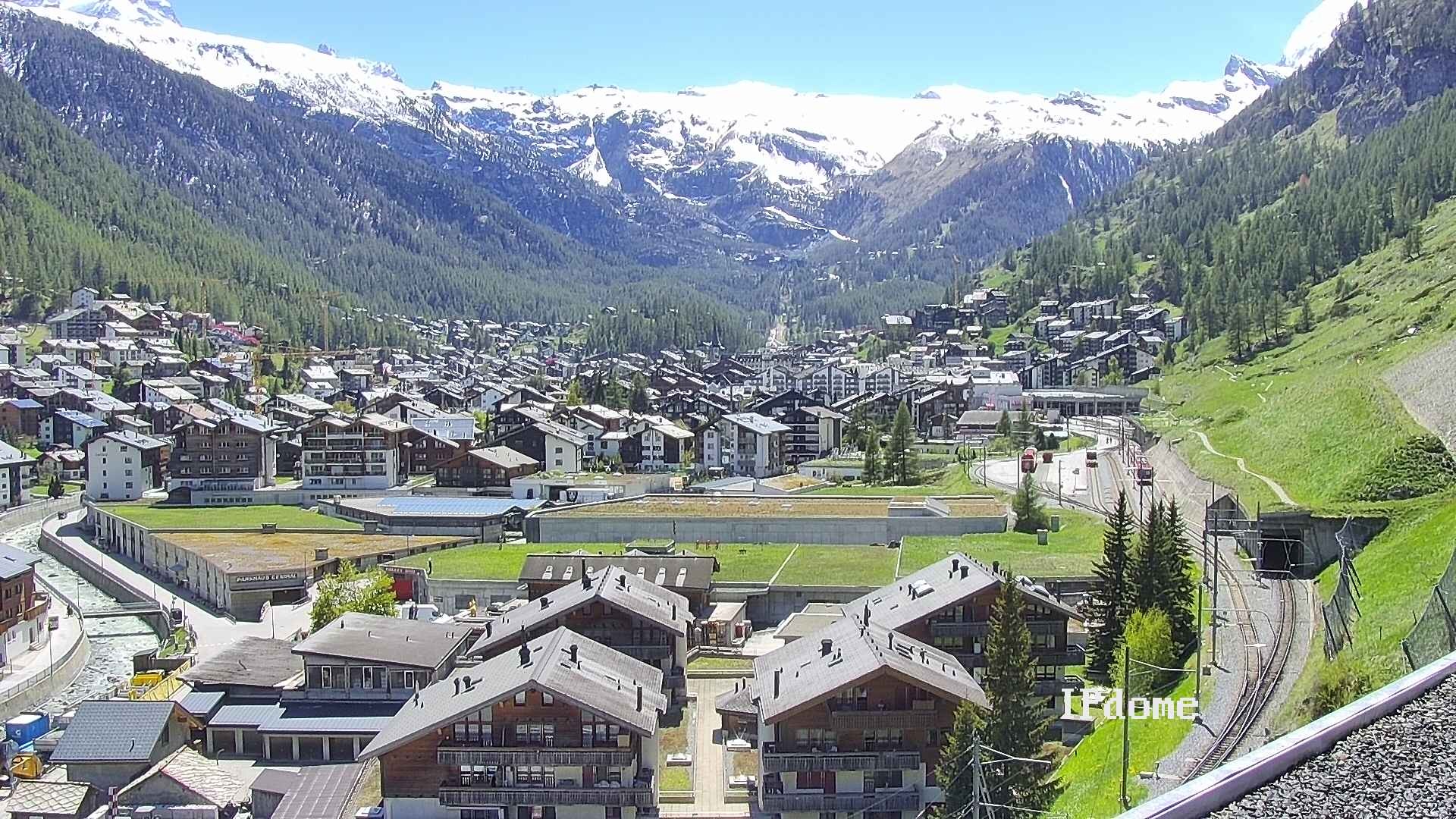 Archiv Foto Webcam Zermatt: Blick auf das Dorf