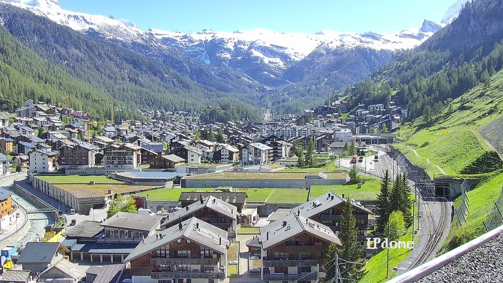 Archiv Foto Webcam Zermatt: Blick auf das Dorf