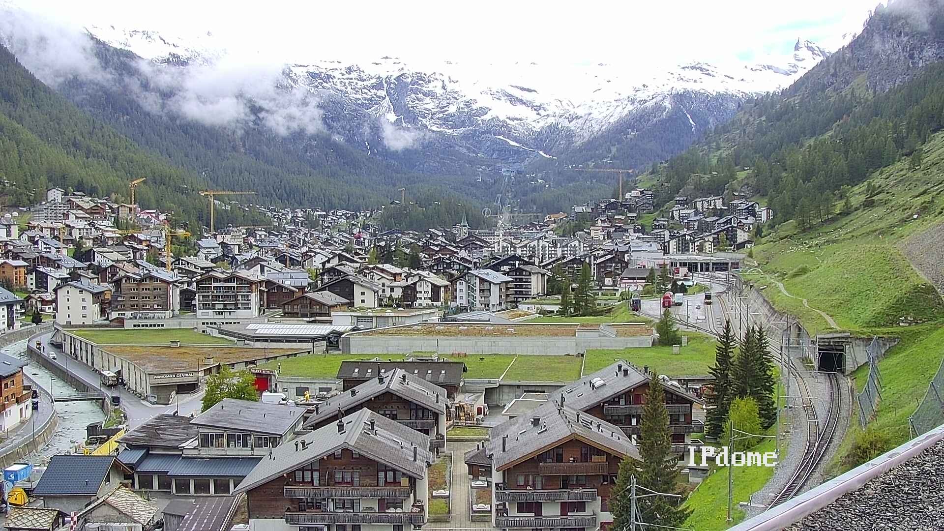 Archiv Foto Webcam Zermatt: Blick auf das Dorf