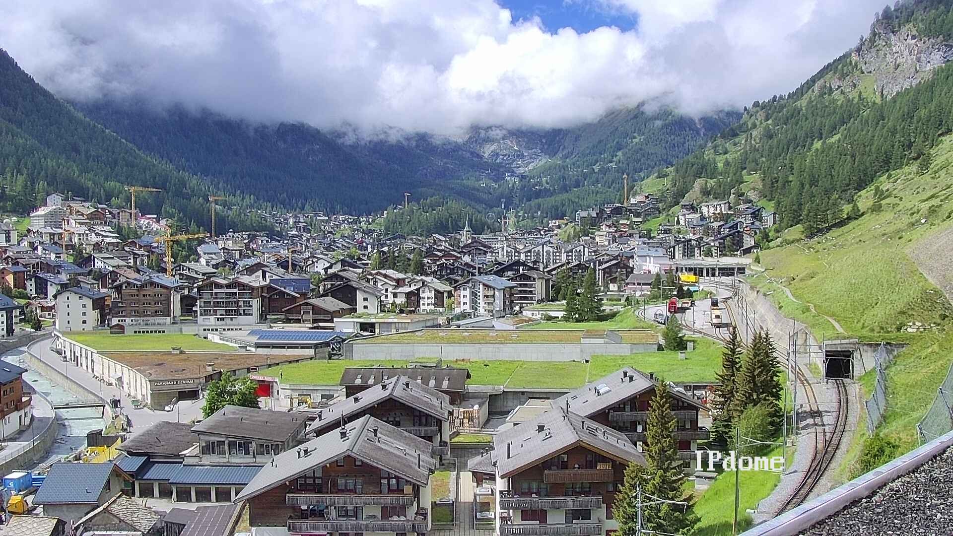Archiv Foto Webcam Zermatt: Blick auf das Dorf
