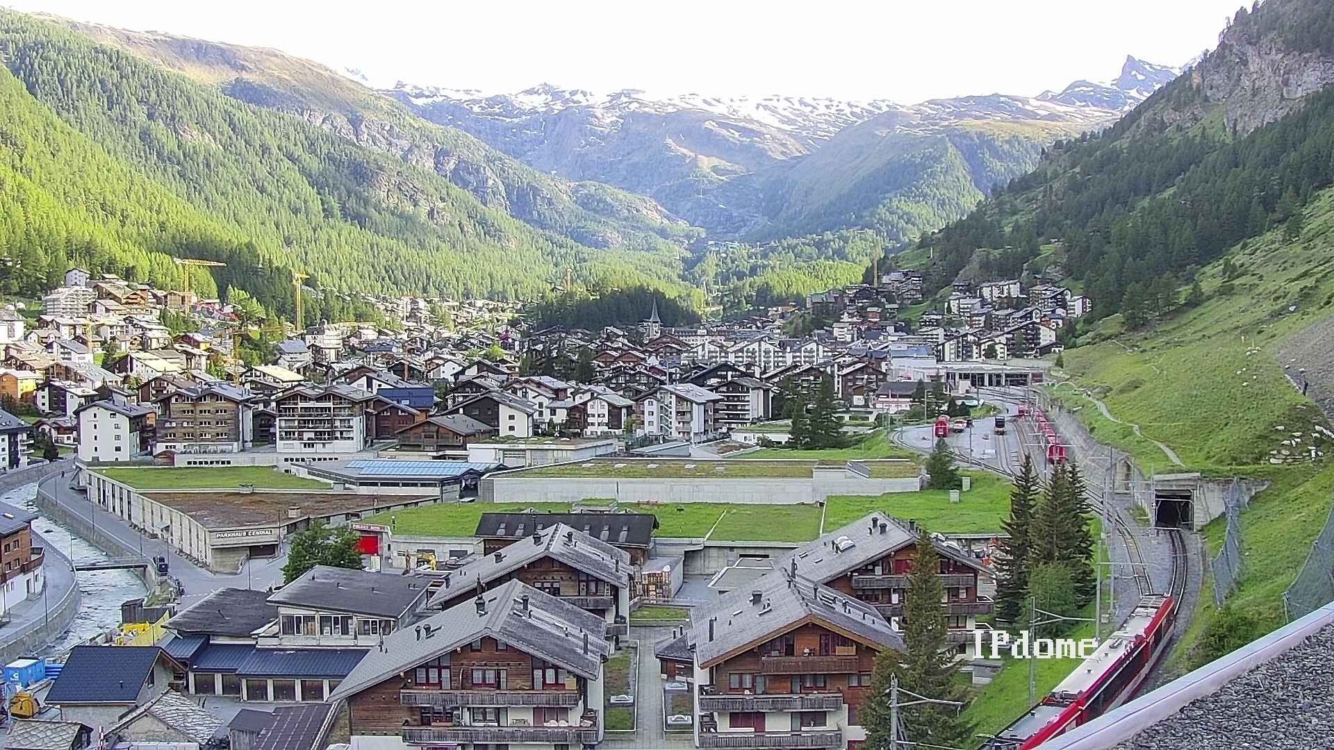 Archiv Foto Webcam Zermatt: Blick auf das Dorf