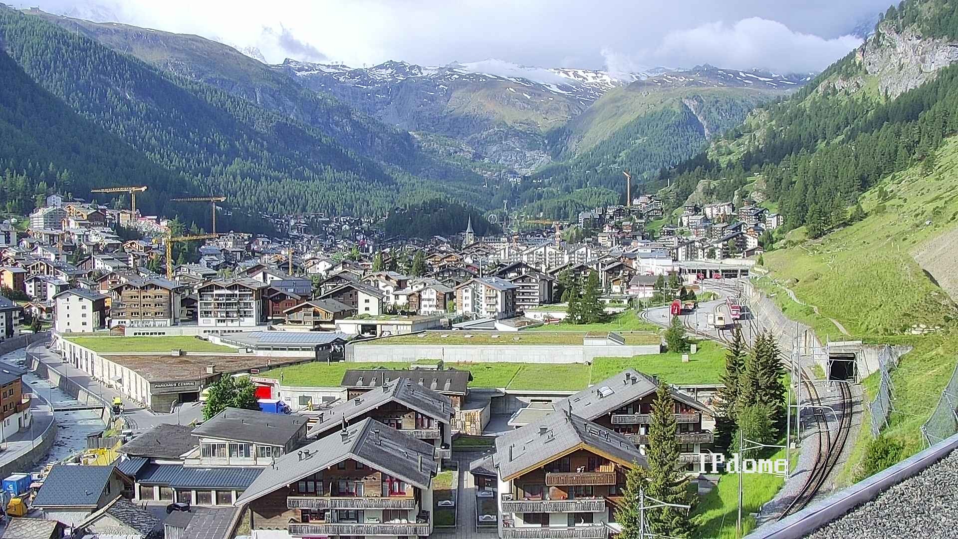 Archiv Foto Webcam Zermatt: Blick auf das Dorf