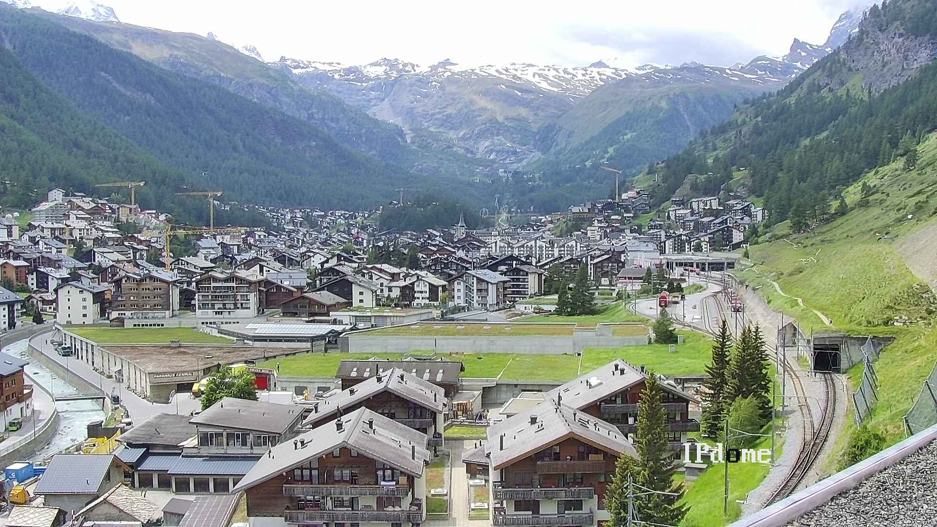 Archiv Foto Webcam Zermatt: Blick auf das Dorf