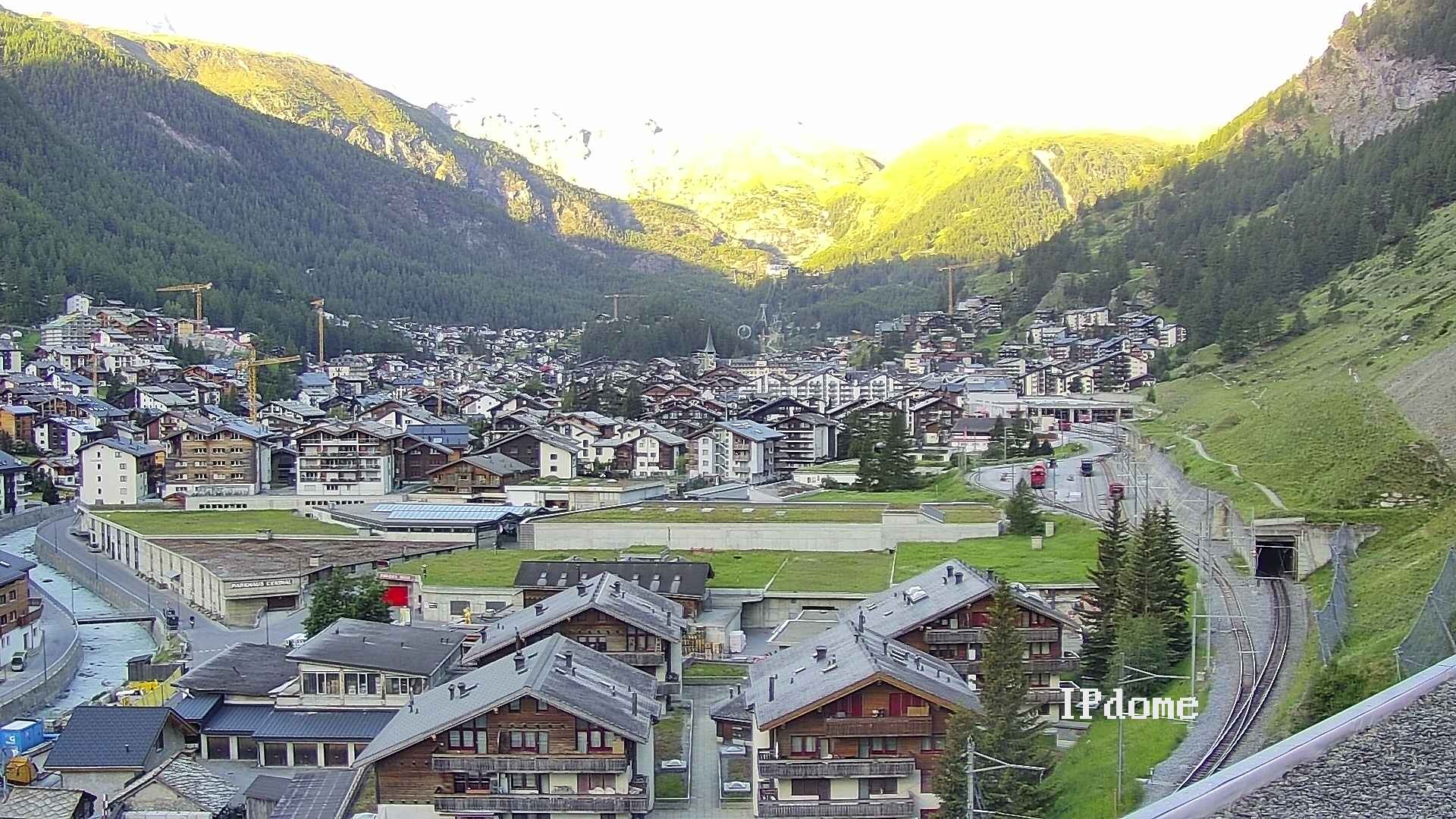 Archiv Foto Webcam Zermatt: Blick auf das Dorf