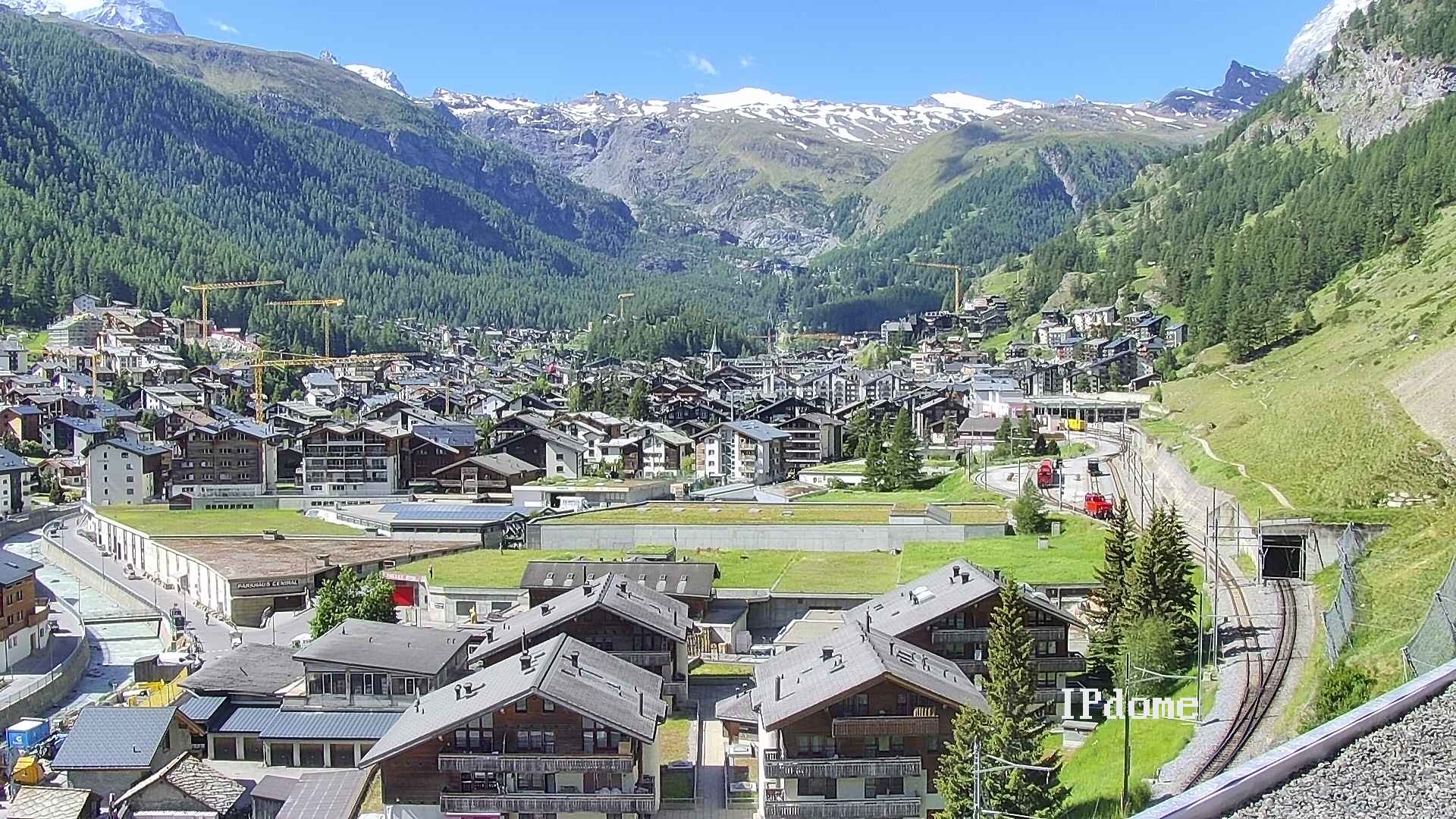 Archiv Foto Webcam Zermatt: Blick auf das Dorf