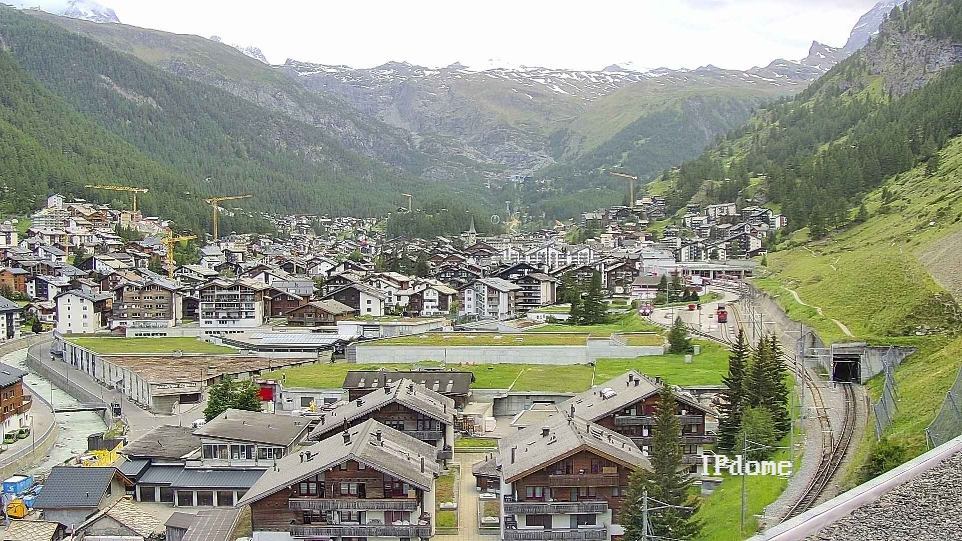 Archiv Foto Webcam Zermatt: Blick auf das Dorf