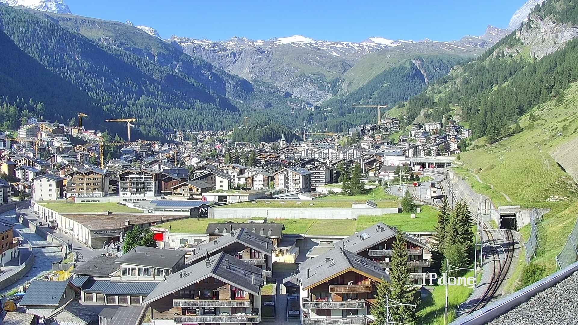 Archiv Foto Webcam Zermatt: Blick auf das Dorf