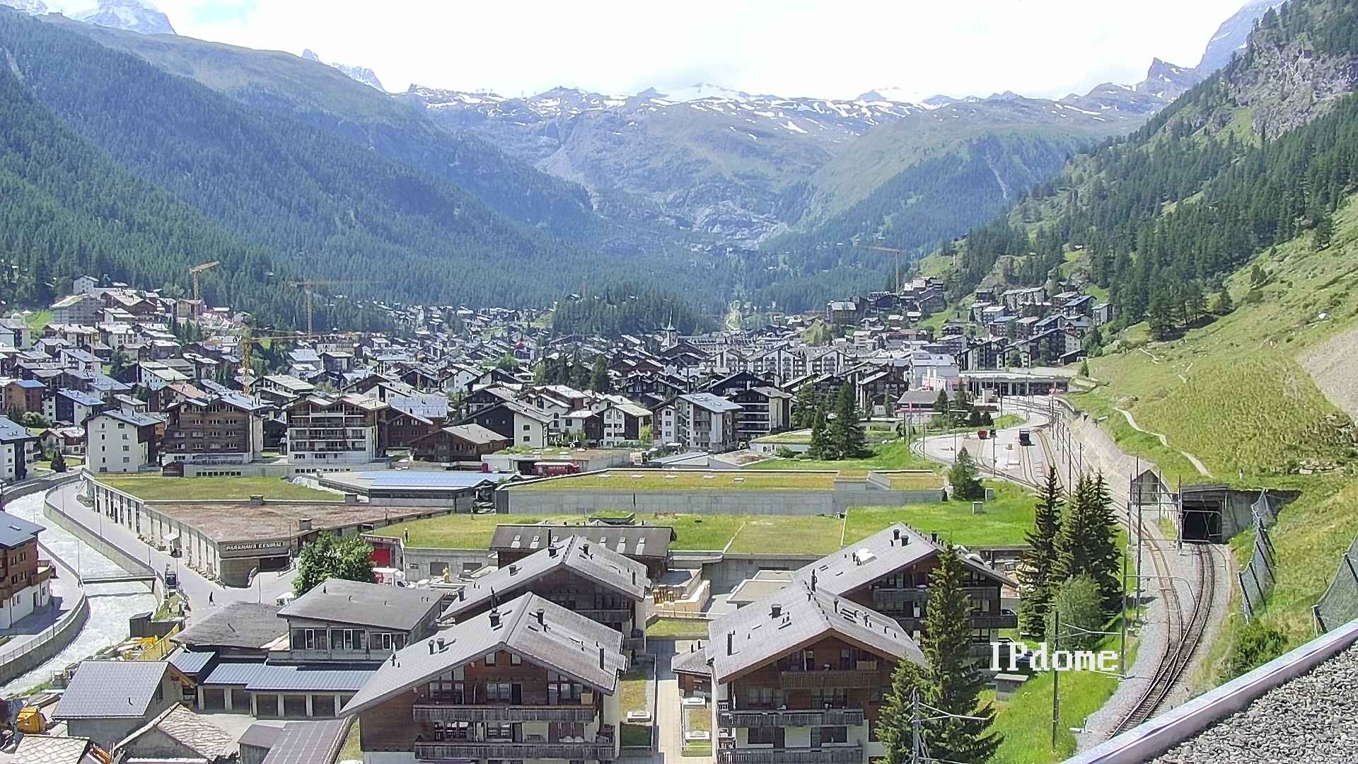 Archiv Foto Webcam Zermatt: Blick auf das Dorf