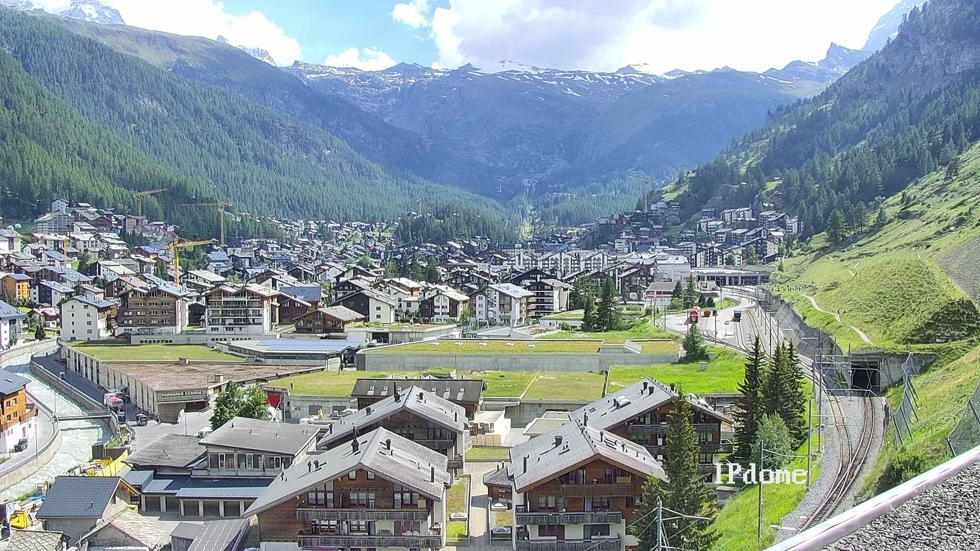 Archiv Foto Webcam Zermatt: Blick auf das Dorf